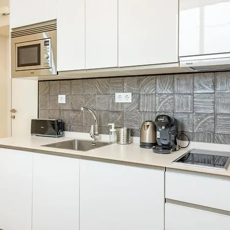Rodrigo De Triana Deluxe Apartment Seville