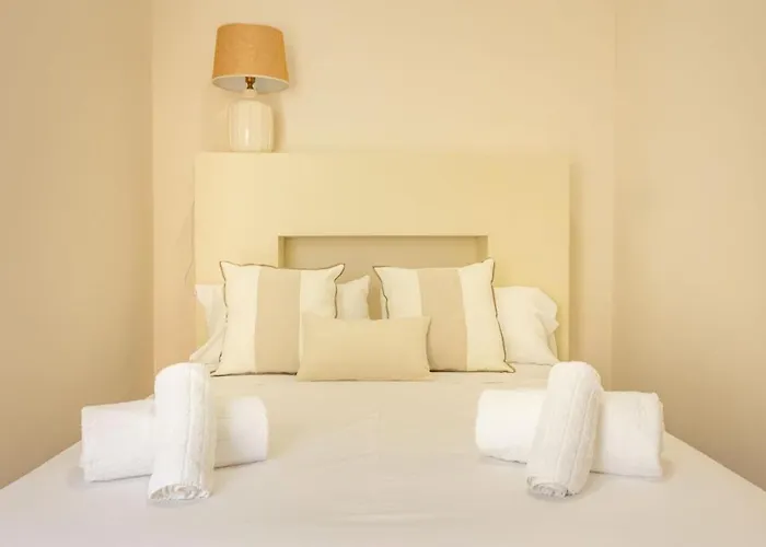 Rodrigo De Triana Deluxe Sevilla